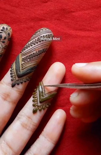 Stunning Fingertip Mehndi Designs for a Touch of Elegance
