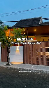 Pasang Pagar WPC Gampang Banget 😳✨ Rumah Auto Estetik 💕 Banyak yang kira pasang pagar WPC itu ribet, padahal super gampang 👌 Beli Online juga gampang banget, pengiriman aman ke luar kota nih. Cara pemasangan Pagar WPC Duma ✔️ Skrup Click PVC ke rangka besi ✔️ Masukkan COH WPC DUMA ✔️ Tutup atas & bawah pakai potongan WPC itu sendiri Hasilnya rapi, estetik, dan bikin rumah kelihatan beda 🤍 Keunggulan WPC DUMA: ✨ Anti air ✨ Anti rayap ✨ Tahan lama ✨ Lebih enteng ✨ Privasi lebih terjaga Jarak a