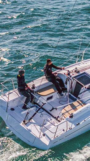 BENETEAU FIRST 30 | Feel the Ride. Experience the Sensation.