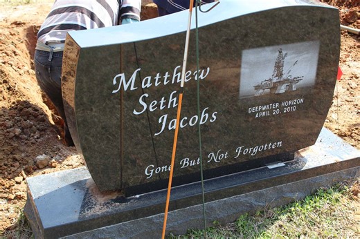 Southern Fried Lies Filmmakers Discuss the Small Town Mystery: "Weird Coincidences" | Oxygen