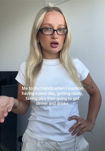 Planning the Perfect Pool Day with Friends