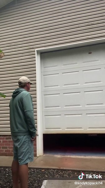 The red eye 🔴. #fyp #f100 #crownvic #crownvictoriapoliceinterceptor #build #project