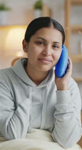 Experiencing jaw swelling after a tooth extraction? 🦷