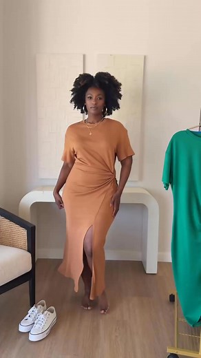 Effortless and elevated ✨ This midi dress has the perfect combo of stretch, structure, and sass—thanks to that side ruching and front slit. Dress it up or keep it cool with sneakers like this 👟💚 | J. Brooks Boutique