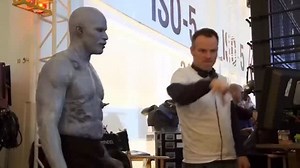 The Amazing Spider-Man 2 | Behind-The-Scenes Here’s some epic trivia from the movie that was: -As was done with Captain America in the transition from Captain America: The First Avenger (2011) to The Avengers (2012), Spider-Man’s costume for this film is tailored to resemble his original costume from the comic books, when the character was first introduced. After The Amazing Spider-Man (2012) was criticized by fans for its inaccurate costume, the wardrobe for this film includes the original colo