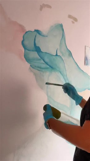 Watercolour Wall Mural Tutorial: Sponge Painting Techniques