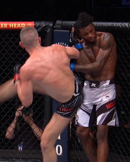 You HAVE to rewatch this epic fight between Stephen 'Wonderboy' Thompson and Kevin Holland 🔥 | UFC