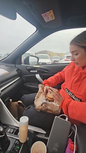 609K views · 3.9K reactions | Piknik u autu, jer Island je skup 藍 -----------------------------------------------#iceland #icelandtravel #visiticeland #traveler #travel #kristijanilicic #nomadiktravel #island #tiktokiceland #icelandtiktok #putovanja #putovanje #avantura #putuj | Kristijan Iličić | Facebook