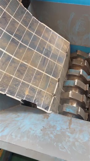 Efficient Dual-Shaft Shredders for Photovoltaic Panels