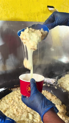 Fresh Mac & Cheese Made Every 10 Minutes at Camden Market