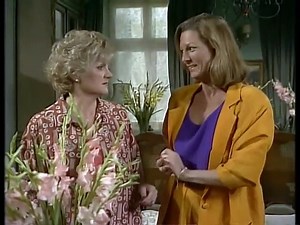 French Fields 2x02 Inside Story