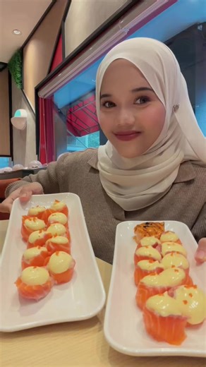 Pengalaman Makan Sushi yang Mengasyikkan