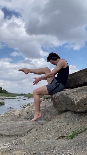 22K views · 712 reactions | Daily improv  When doing improvisation it’s best not to try to be “pretty” all the time. Beauty is in everything. Dance first & think later when it comes to improv. 蘭 #improvisation #improvdance #dancelife | Adam Boreland | Facebook