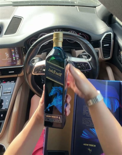 Blue Label: The Taste of Elegance #luxurylifestyle #bluelabel #vlog #whisky #minivlog #johnniewalker