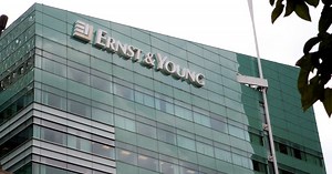 Ernst & Young Removes Degree Classification From Entry Criteria As There's 'No Evidence' University Equals Success