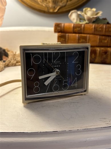 Timex Electric Alarm Clock - Cute Small - Stylish 70s Era Clock W Plastic Casing - Groovy Working Plug in Timex Clock - Vintage Decor - Etsy UK