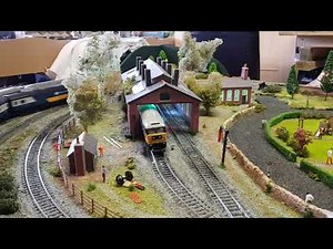 Hornby 00 train set LAYOUT, 6x4ft hst and blue Pullman,metcalfe