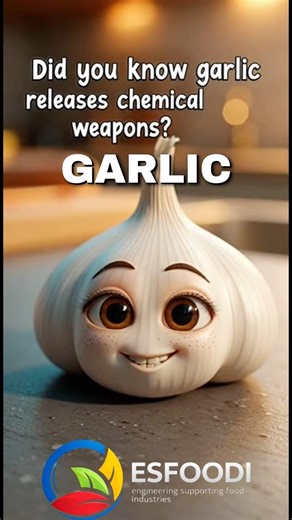 Garlic Releases a Chemical Weapon When You Cut It 😳🧄
