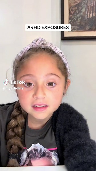 Trying Strawberry Hello Panda Snacks - Honest Review