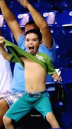 How Cameraman Capture Viral Moment 😲 . . . . . #facts #reelsvideo #viral #trending #amazingfacts | Fact Albert