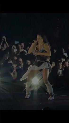 Wenn Nina Chuba "F****d Up" spielt, singt die ganze Olympiahalle mit 🎤 München 04.07.