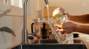 151 reactions · 61 shares | ‍✨ ¡Prepárate para cocinar como todo un Chef con MasterPro! Aprende a usar tu licuadora multifunción y descubre todo lo que puedes crear. Canjea la tuya coleccionando stickers y llenando tu cartilla ️.  ¡Y si pagas con tarjetas de Banco Ficohsa, duplicas tus stickers! | Supermercados La Torre | Facebook