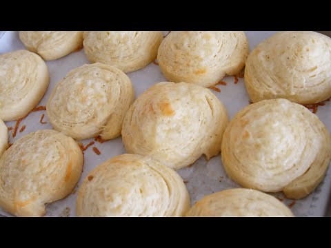 How to make Garlic Butter Crescents with Pillsbury Crescent Rolls - Delicious and Easy!!