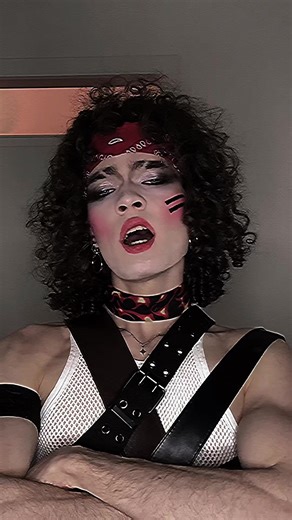 Recreating Tommy Lee’s Iconic Makeup Look