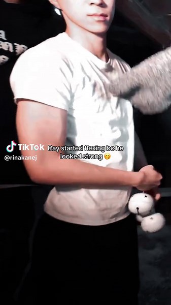 Rayquan Shows Off His Impressive Muscles