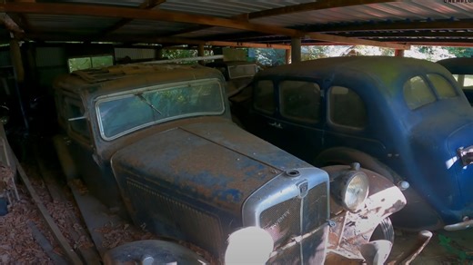 Watch as explorer reveals amazing classic Ford barn find - unseen for 70 years