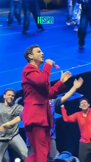 HISPA on Instagram: "En el show de LUZU cantaron “Bajo del mar” de la Sirenita❤️😍 Directo a la infancia. #Luzu #NicoOcchiato #LaSirenita #Show @luzutv @nicoocchiato @florjazminpe @santitalledo @momigiardina @martingarabal"