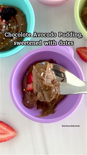 Chocolate Avocado Pudding, sweetened with dates This chocolate pudding has avocado and cottage cheese for some extra nutrients. Additionally, it is sweetened with dates. Ingredients: ▪️1 ripe large hass avocado ▪️1/4 cup cottage cheese ▪️7 medjool dates , remove the pits and soak in hot water to soften. ▪️2 tablespoons cacao powder bloomed with 2 tablespoons water from soaking date’s liquid ▪️3 tablespoons of liquid from the soaked dates Instructions: 1. Remove the pits from 7 dates, transfer th