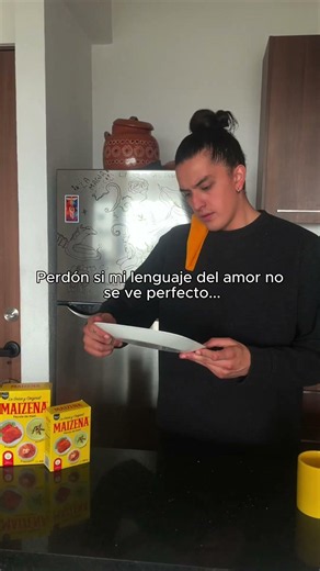 El diseño de corazones no es lo mío... pero los hot cakes esponjosos con Maizena sí. 🥞💛