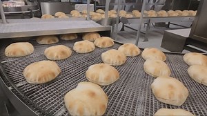 A look at Jasmine Bakery, the place where Aladdin's Eatery's pita bread is made | Doug Trattner reports