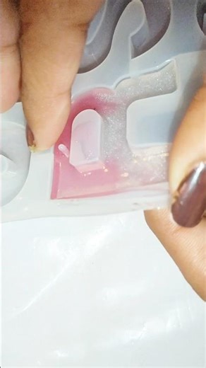 R letter keychain using resin for beginners #art #cristmasdecor #viral #trending #resinart #youtube