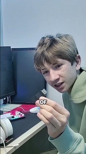 What to do if your old monitor doesn’t have HDMI or DisplayPort.🤫