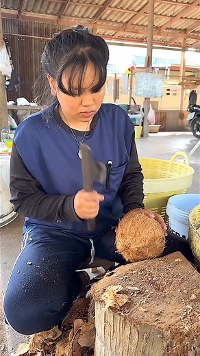 42K views · 113 reactions | How to peel the coconut shell and extract the white coconut flesh #coconut #fyp #viral | Meow | Facebook