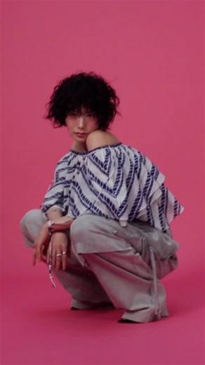 이비엠 E.B.M official | E.B.M 2025 SUMMER CAMPAIGN - ‘N♥A’ _SUMMER ‘PINK’ 그리고 나 ‘NA’ 가장 찬란한 순간, 오래도록 선명한 컬러 ‘PINK’, 그리고 그 속의 ‘나’ 가장 나다운 순간, 가장 빛나는 나를 그리는 시간 햇살을... | Instagram