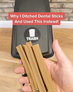 "𝘽𝙚𝙚𝙣 𝙗𝙪𝙮𝙞𝙣𝙜 𝙙𝙚𝙣𝙩𝙖𝙡 𝙨𝙩𝙞𝙘𝙠𝙨 𝙛𝙧𝙤𝙢 𝙩𝙝𝙚 𝙨𝙪𝙥𝙚𝙧𝙢𝙖𝙧𝙠𝙚𝙩 𝙛𝙤𝙧 𝙮𝙚𝙖𝙧𝙨 𝙗𝙪𝙩 𝙝𝙚 𝙝𝙖𝙙 𝙩𝙝𝙚 𝙨𝙖𝙢𝙚 𝙗𝙖𝙙 𝙗𝙧𝙚𝙖𝙩𝙝. 𝘽𝙚𝙚𝙣 𝙪𝙨𝙞𝙣𝙜 𝙩𝙝𝙞𝙨 𝙛𝙤𝙧 𝙖 𝙬𝙚𝙚𝙠 𝙣𝙤𝙬 𝙖𝙣𝙙 𝙞𝙩'𝙨 𝙍𝙀𝘼𝙇𝙇𝙔 𝙒𝙊𝙍𝙆𝙀𝘿 𝙤𝙣 𝙝𝙞𝙨 𝙗𝙖𝙙 𝙗𝙧𝙚𝙖𝙩𝙝. 𝙉𝙤𝙩𝙞𝙘𝙚𝙙 𝙝𝙞𝙨 𝙩𝙚𝙚𝙩𝙝 𝙖𝙧𝙚 𝙬𝙝𝙞𝙩𝙚𝙧 𝙩𝙤𝙤!" - 𝙁𝙞𝙤𝙣𝙖 ProBright by PetLab Co. is a simply add-to-food powder that gets to work on your dogs teeth and breath as they eat. With thousands of 