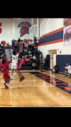 C/O 2027 4⭐️ Isaiah Santos was unstoppable from the start of the game for Seven Lakes high school in the playoffs #fyp #viral #houston #foryoupage