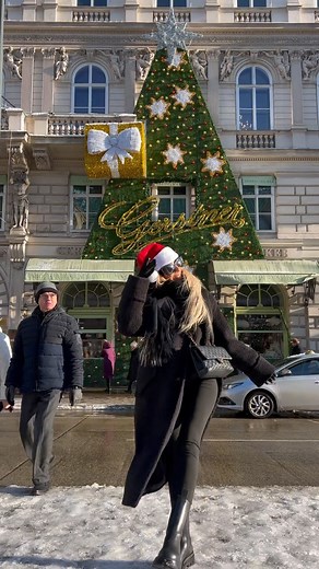 Płaszcz CORINNE BLACK uzupełniony ponownie 😍🖤 | Chicaca