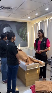 384K views · 10K reactions | Master the art of threading! ✨ The right way to hold the thread sets the foundation for a smooth and precise finish. Grip, twist, and glide like a pro! #ThreadingTips #PerfectPrecision | Studio11 Pro Academy Balewadi | Facebook