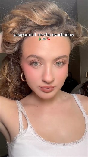 We can't get enough of this peppermint mocha eyeshadow look using fmg products! 🎄🎁☕ Sleigh your look this season with Avon. bit.ly/47Mk9le Products used: ❤️fmg Eyeshadow Blending Brush ❤️fmg Precision Eye Brush ❤️fmg Glimmer Cream Eyeliner ❤️fmg Glimmer Liquid Eyeshadow ❤️fmg Cashmere Ultimate Volume Mascara ❤️fmg Glimmer Multi Eyeshadow Quad ❤️fmg Cashmere Multi-Peptide Eyeshadow Primer | Avon