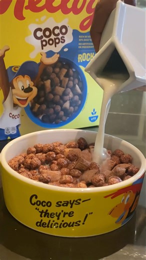 pouring milk over Kellogg’s coco pops rocks #asmr
