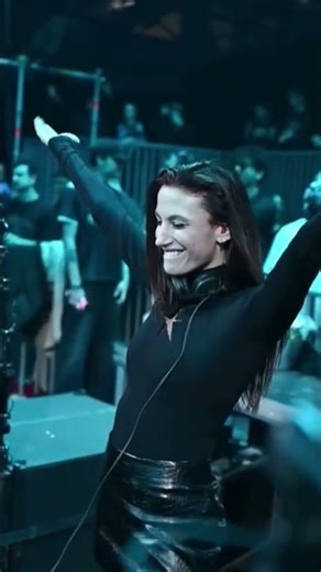 This DJ set just went CRAZY #EDM #livemusic #DJ