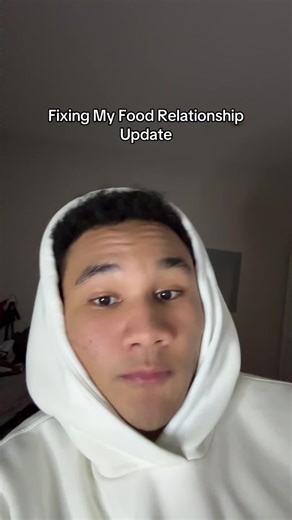 Mindless Eating and Its Impact on Food Relationships