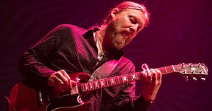 INTERVIEW: Derek Trucks Talks New Album, 2017 Losses, & The New Generation