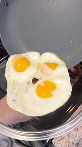 Easy way to fry eggs. #eggs #foodie #breakfast | The Gooch