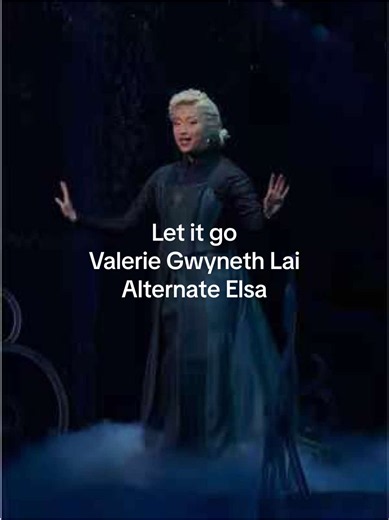 Elsa premiere one year anniversary: iconic Elsa dress and wig