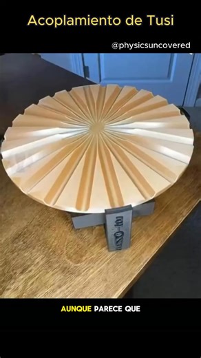 ¡TU CEREBRO TE ENGAÑA! 🤯 El Acoplamiento de Tusi ¿Círculo o Línea Recta ¿Qué estás viendo realmente? 🤯 En este fascinante vídeo de @physicsuncovered, descubrimos el Acoplamiento de Tusi, una ilusión geométrica donde nada es lo que parece. La Ilusión: Aunque a simple vista parece que las bolas están girando en un círculo perfecto, la realidad física es otra: cada bola se mueve en una línea recta perfecta. 📏 Acoplamiento de Tusi: Este fenómeno ocurre cuando un círculo pequeño rueda dentro de ot